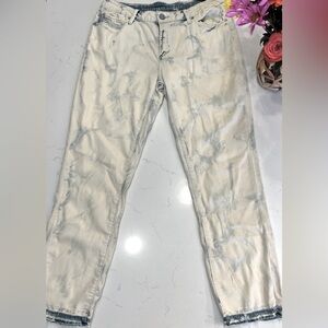 Bleached raw edge cropped jeans by Articles of Society NWT